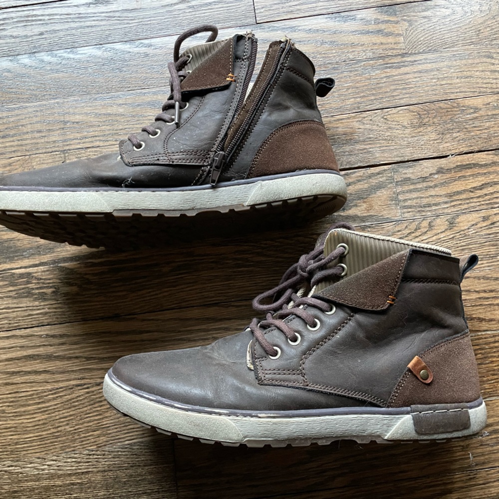 EUC DayFive Men’s Sneaker Boots Size 11